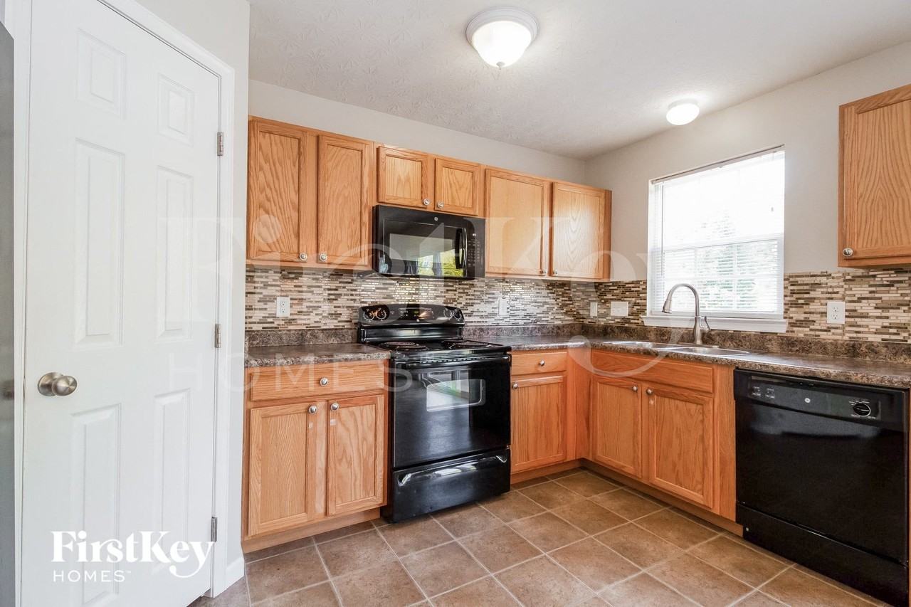 6038 Marsh Cir - Photo 7 of 15