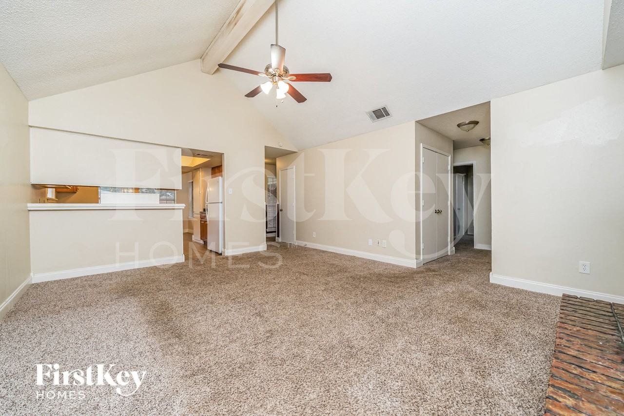 5624 Lordsburg Trl - Photo 4 of 16