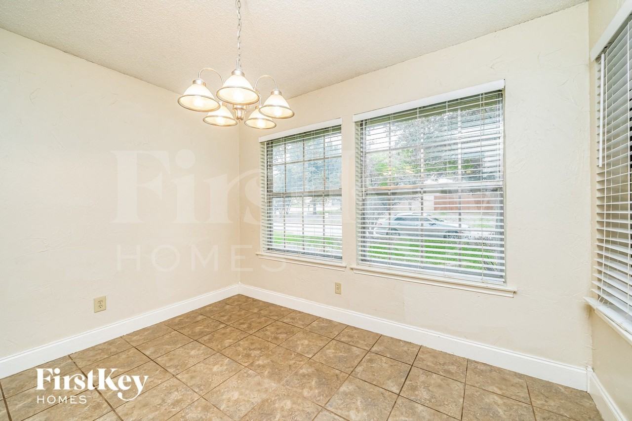 5624 Lordsburg Trl - Photo 5 of 16