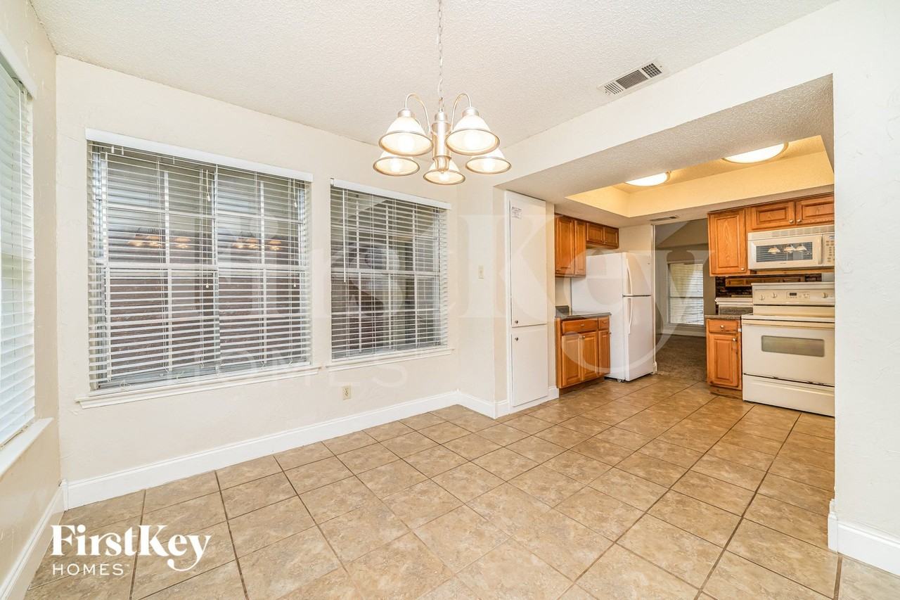 5624 Lordsburg Trl - Photo 6 of 16