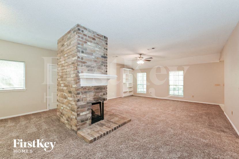50 Rockridge Dr - Photo 2 of 16