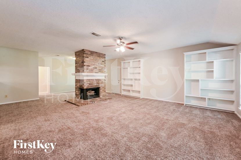 50 Rockridge Dr - Photo 3 of 16