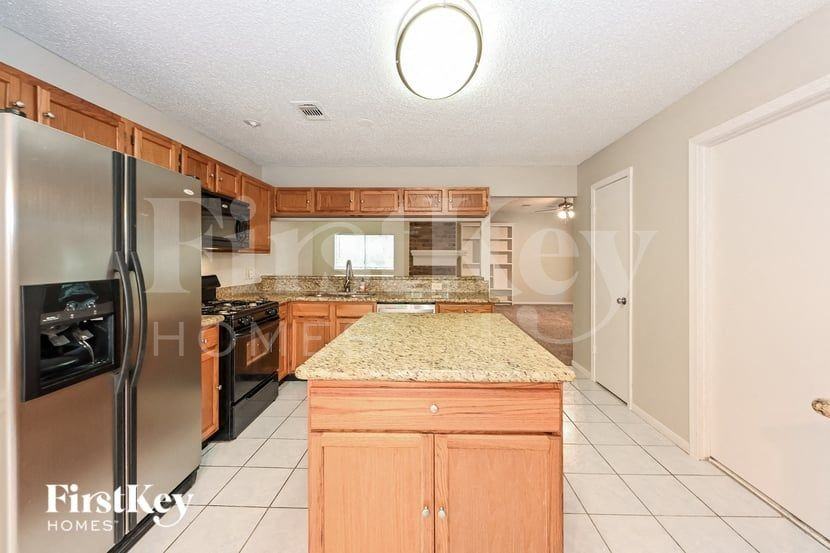 50 Rockridge Dr - Photo 7 of 16