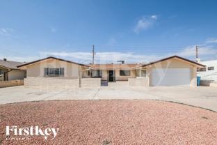 3826 W Griswold Rd - Photo 1 of 1