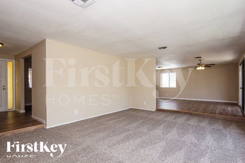 3826 W Griswold Rd - Photo 7 of 15