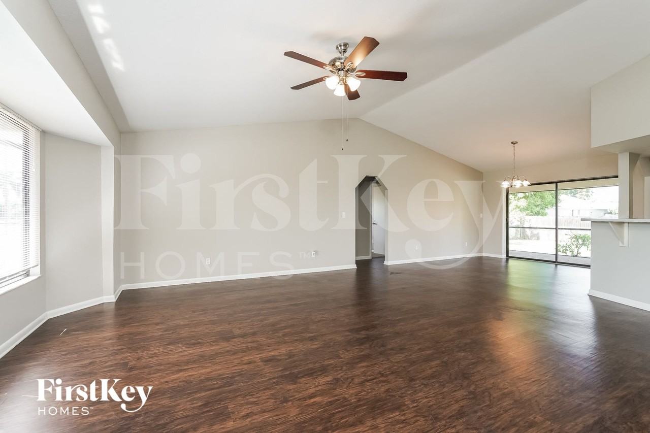 221 Sw 43rd Ter - Photo 2 of 15