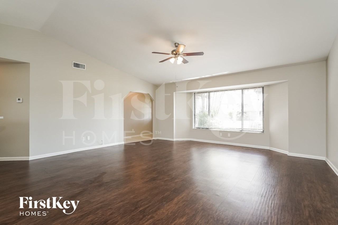 221 Sw 43rd Ter - Photo 3 of 15
