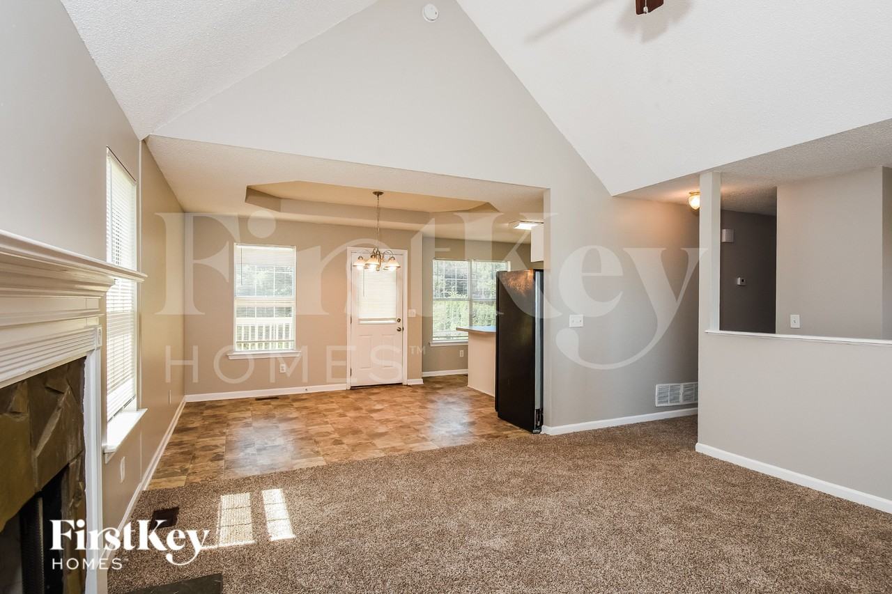 212 Station Way - Photo 3 of 16