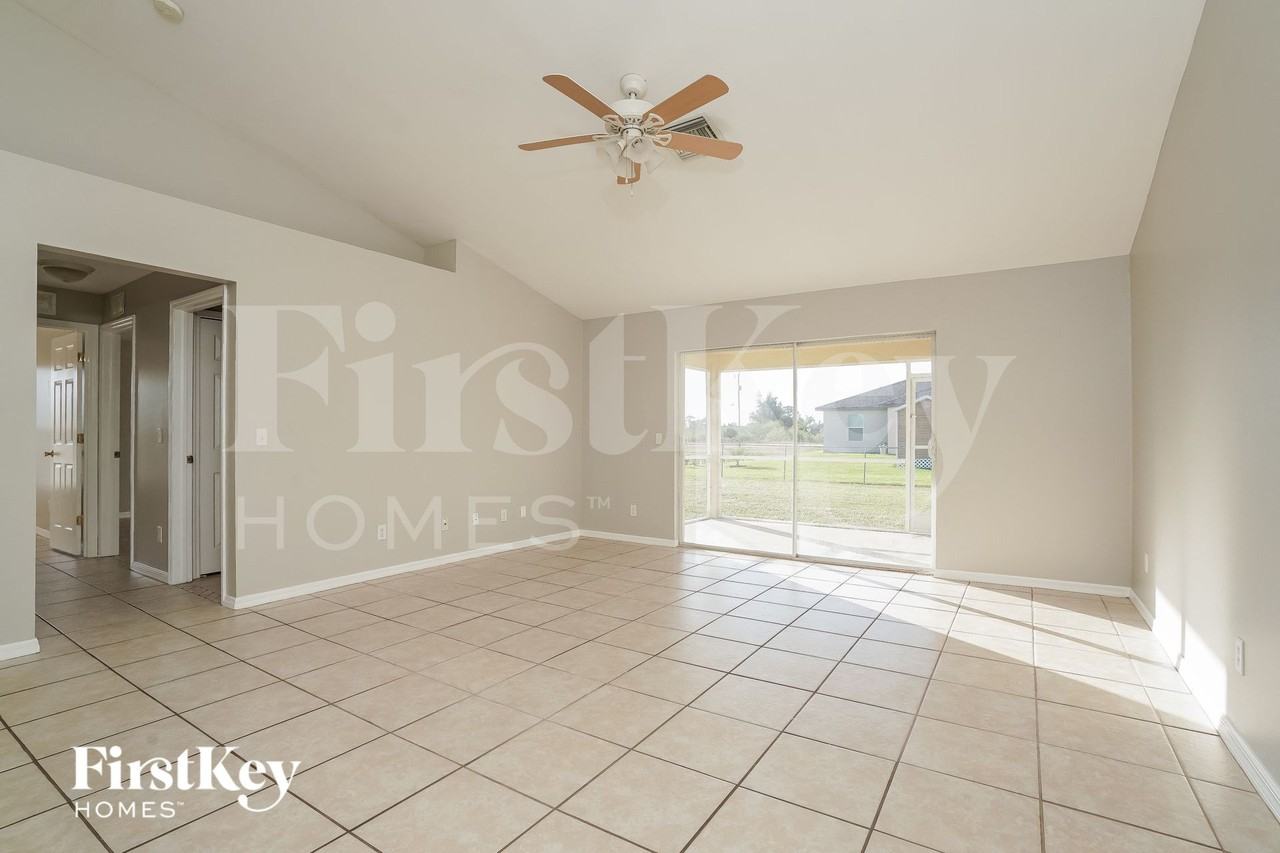 1702 Nw 18th St - Photo 2 of 15