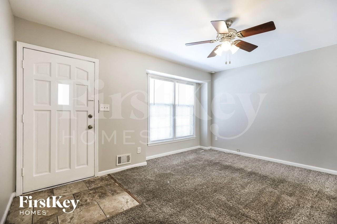 11947 Manchester Ave - Photo 3 of 15
