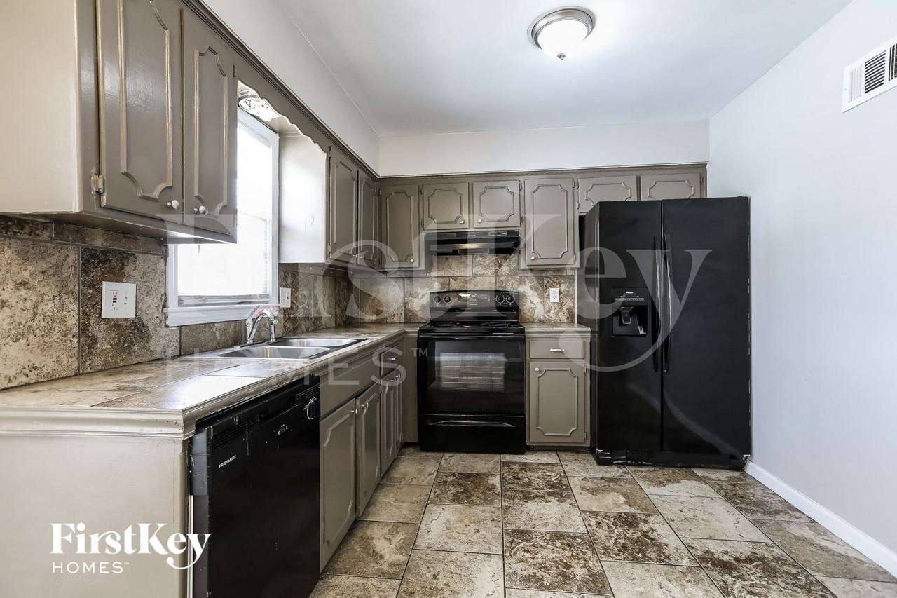 11947 Manchester Ave - Photo 6 of 15