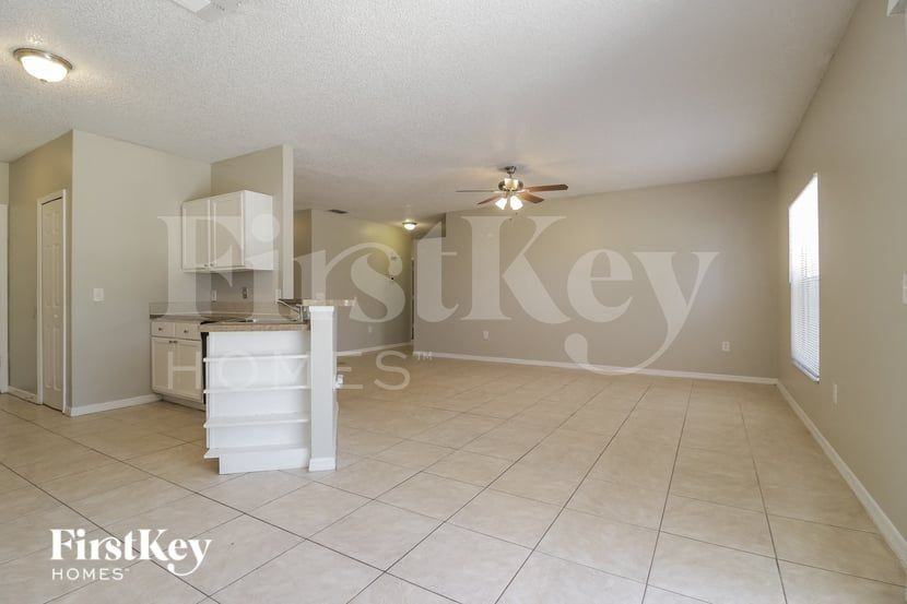 115 Marsh St - Photo 3 of 15