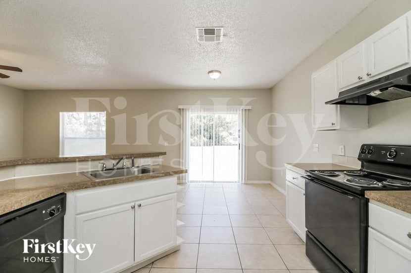 115 Marsh St - Photo 5 of 15