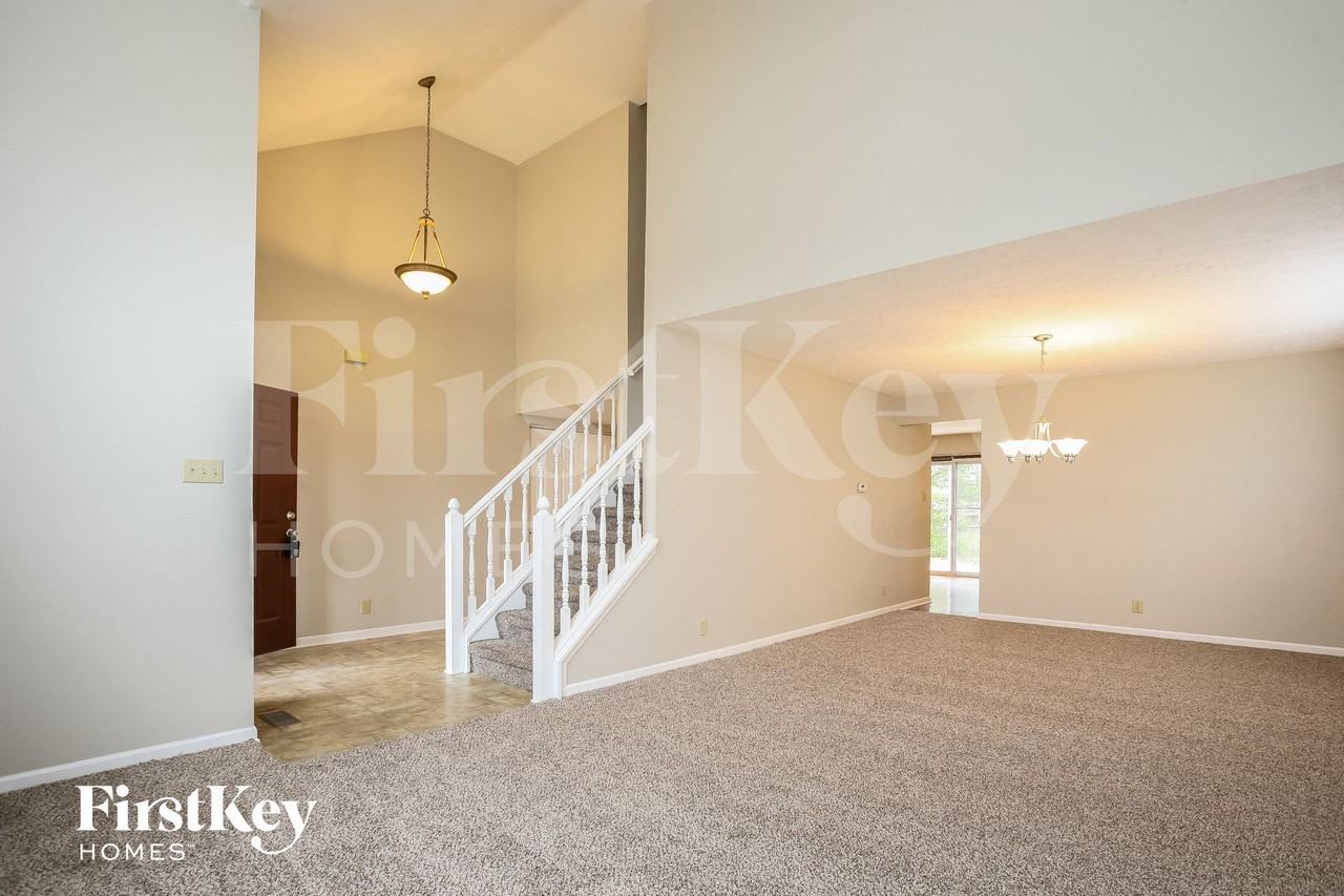 10794 Brixton Ln - Photo 3 of 15