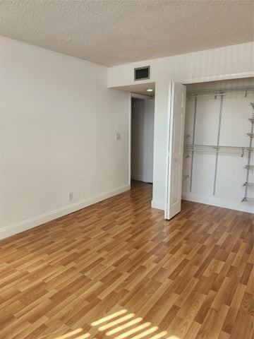 16251 Golf Club Road - Photo 6 of 8