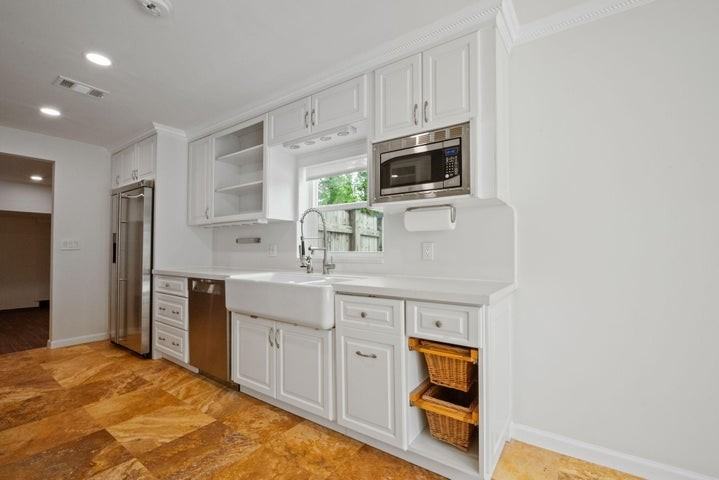 561 Southwest 168th Terrace - Photo 3 of 8
