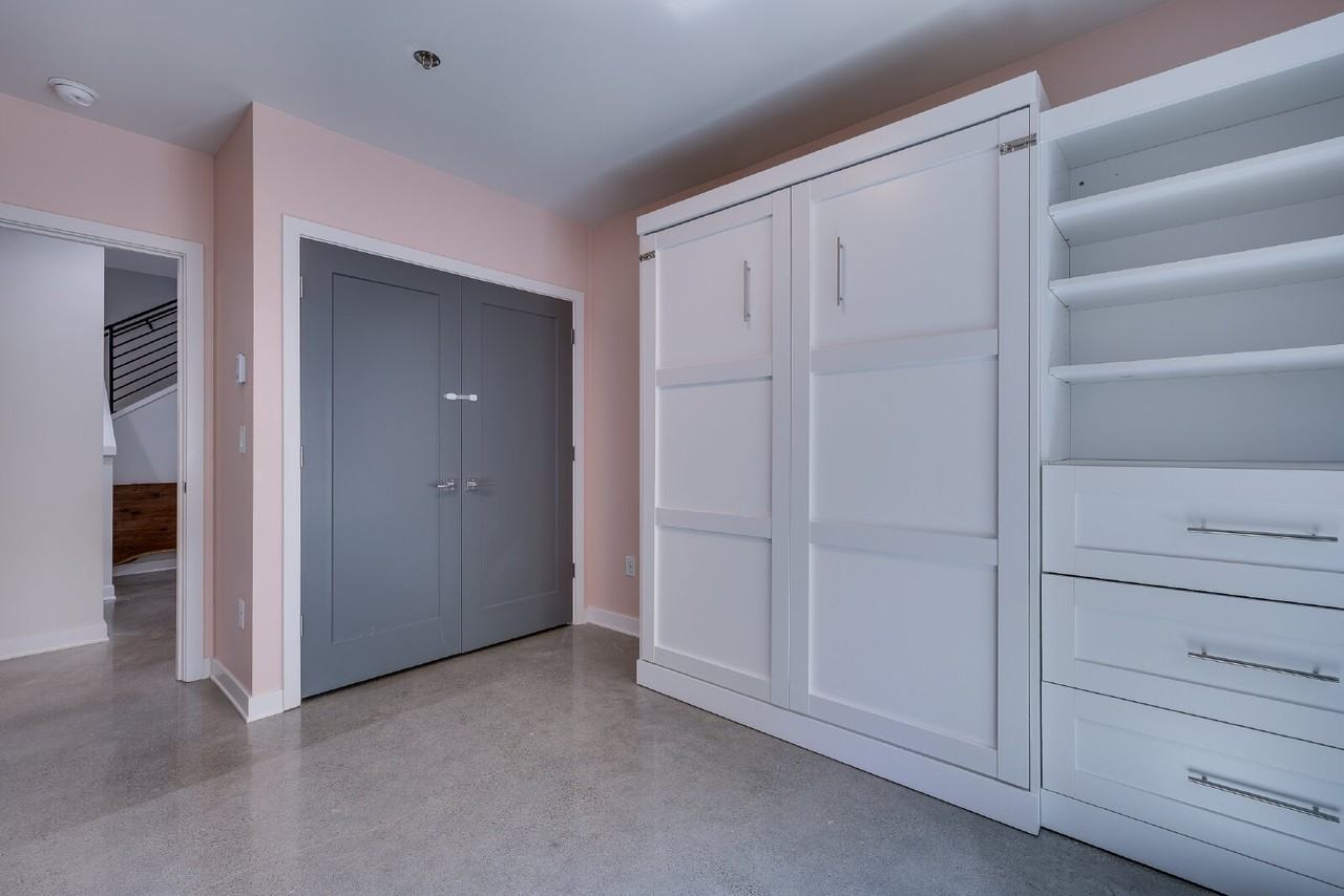 216 10th Ave E - Photo 5 of 20