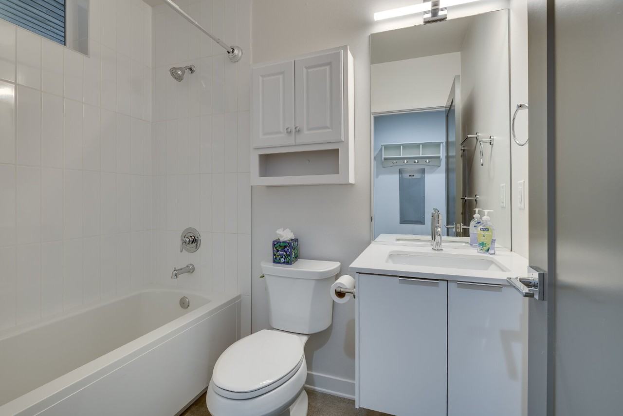 216 10th Ave E - Photo 6 of 20