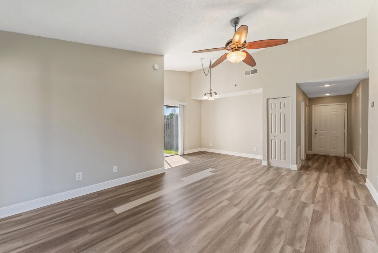5201 Bellefield Dr - Photo 5 of 36