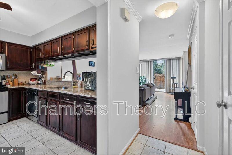 939 S Scott St #1 - Photo 4 of 19