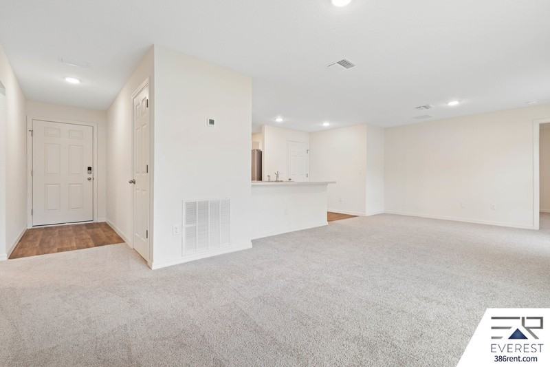 9 Roxland Ln - Photo 5 of 42