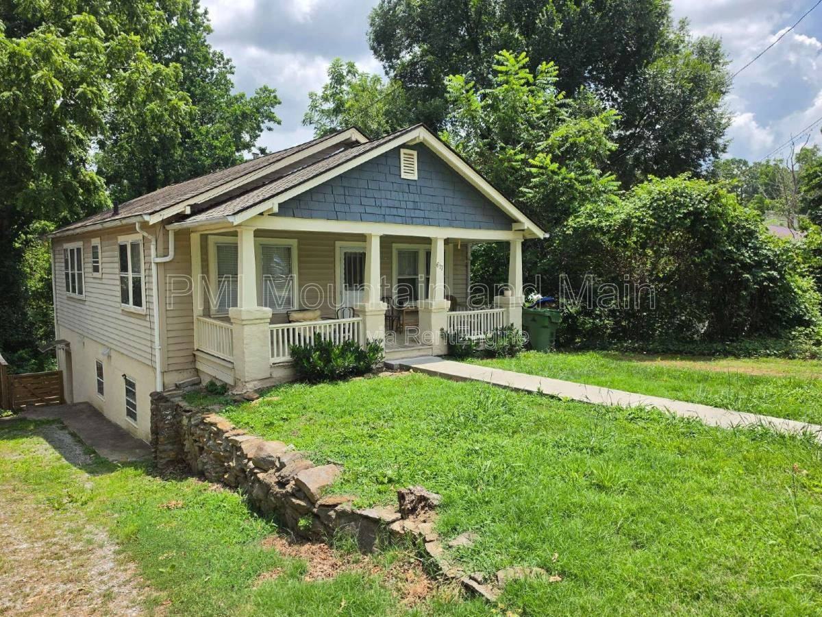 617 Brookshire St #B - Photo 3 of 10