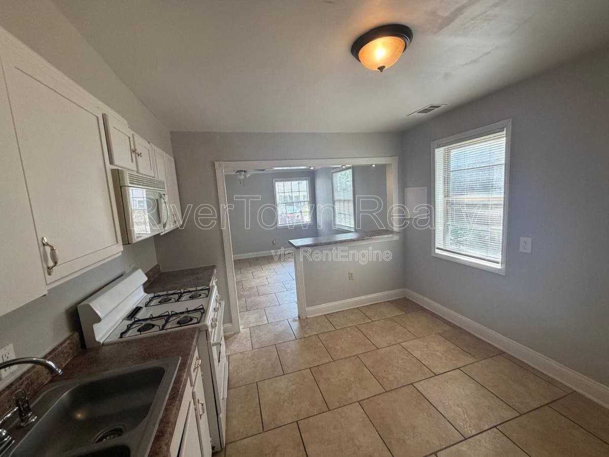 3633 N Lloyd Cir - Photo 3 of 10
