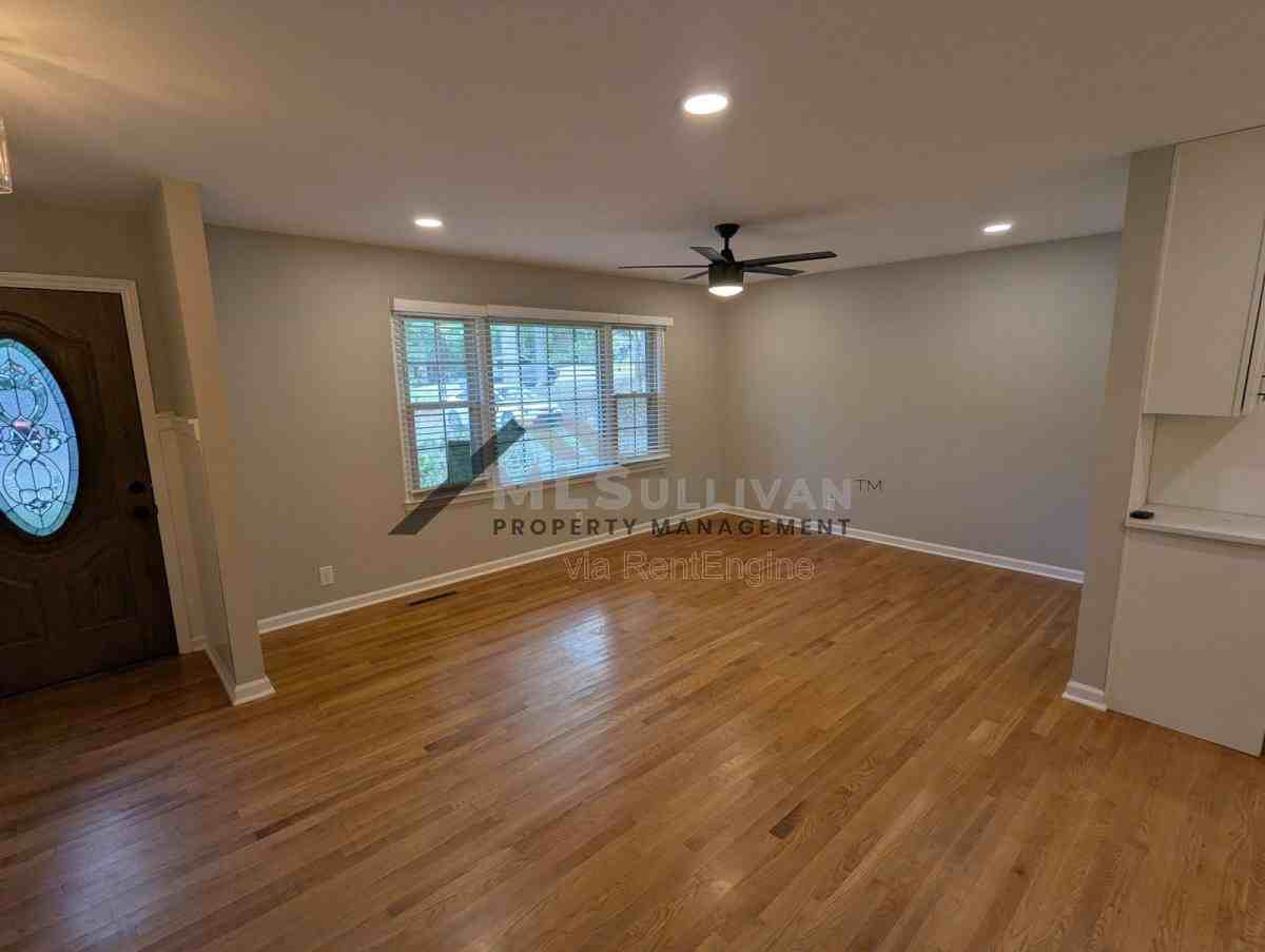 6226 Dello St - Photo 2 of 10