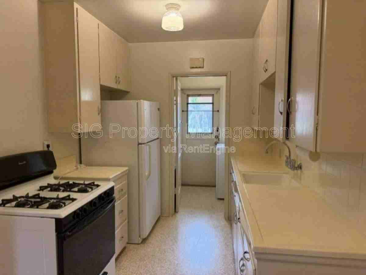 2341 Florencita Ave - Photo 3 of 10