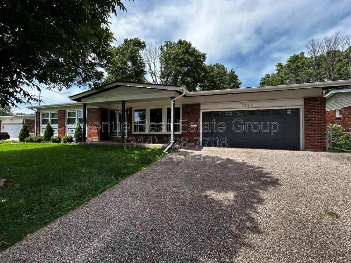 3265 Hermoso Dr - Photo 2 of 10