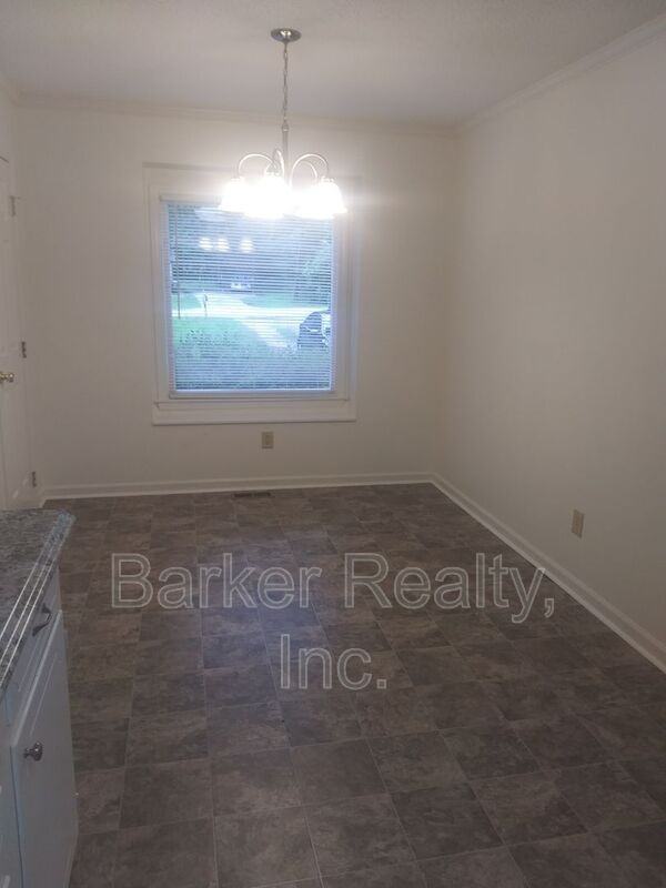 1506 Macdonald Ave - Photo 3 of 6