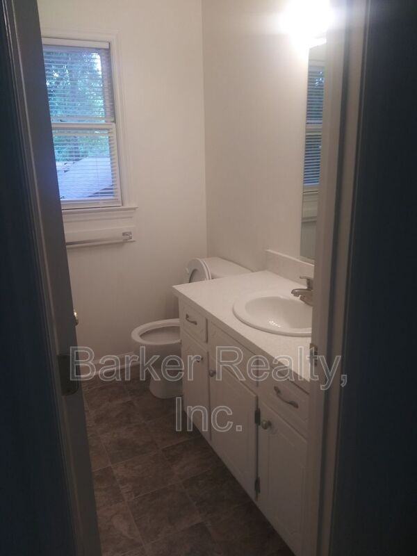 1506 Macdonald Ave - Photo 5 of 6