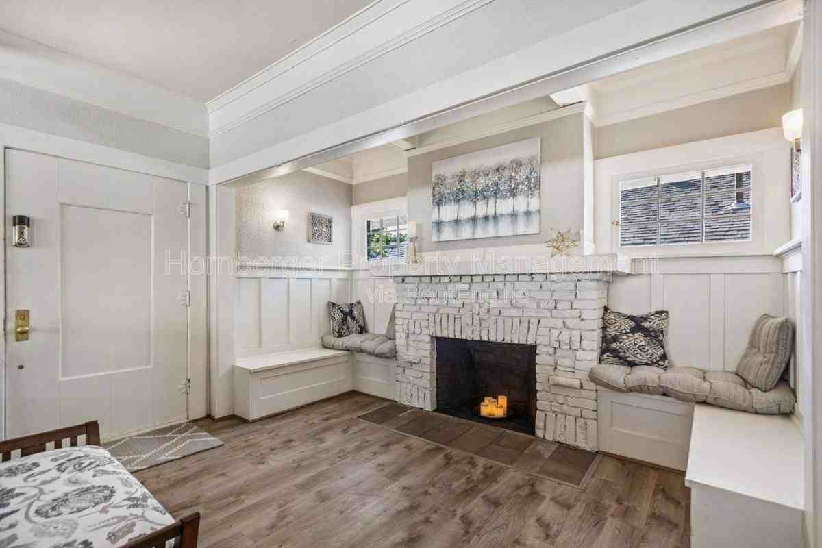 1810 W 11th Ave - Photo 2 of 10