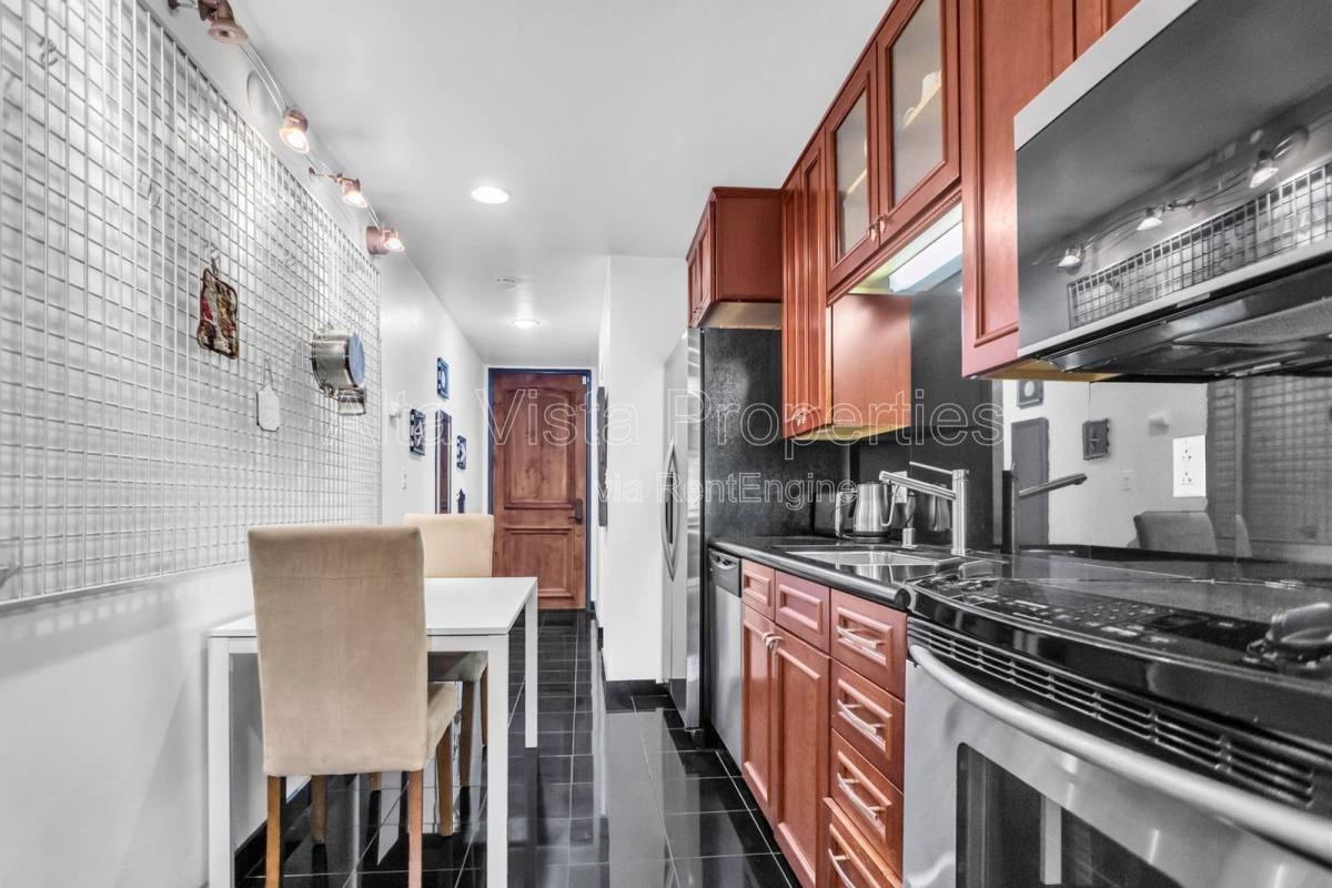 935 Genter St #403C - Photo 6 of 10