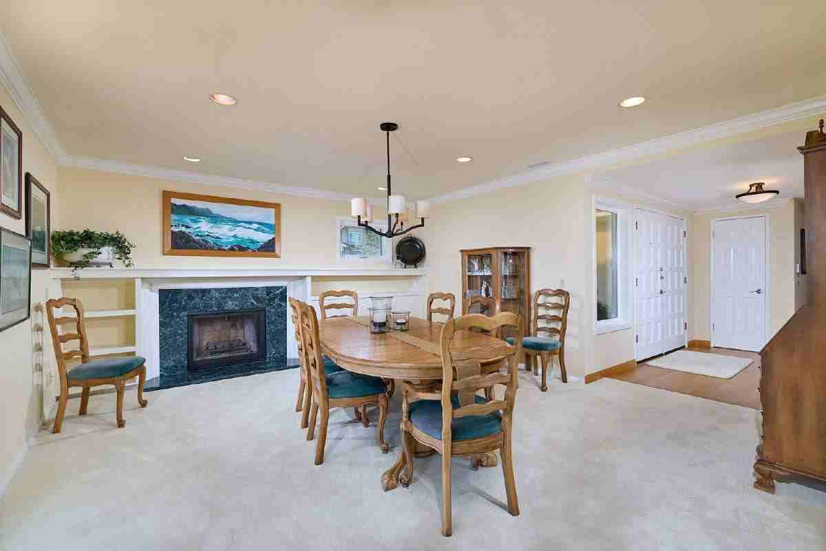 7118 El Fuerte St - Photo 3 of 10