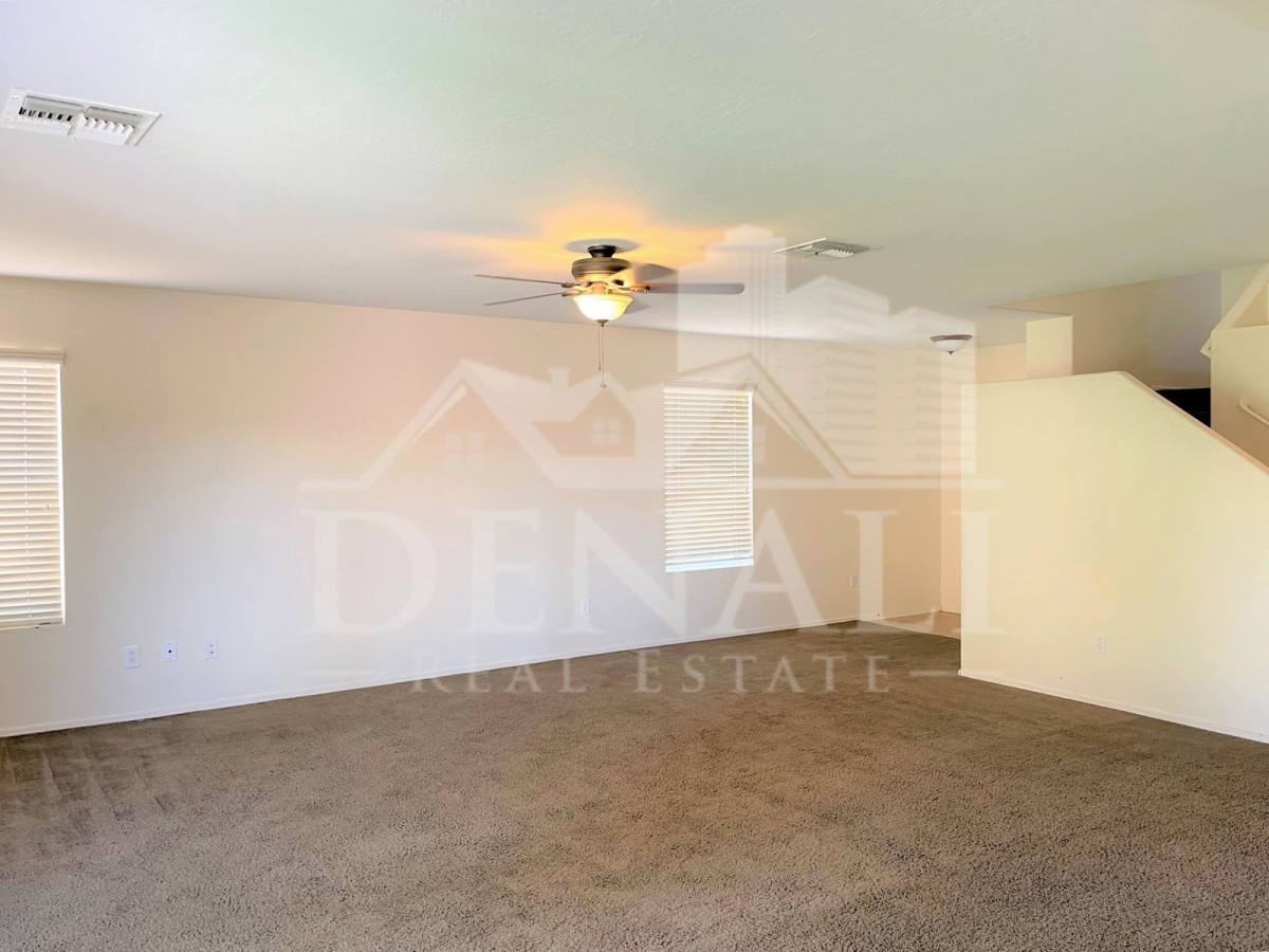 31443 N Cactus Dr - Photo 2 of 10