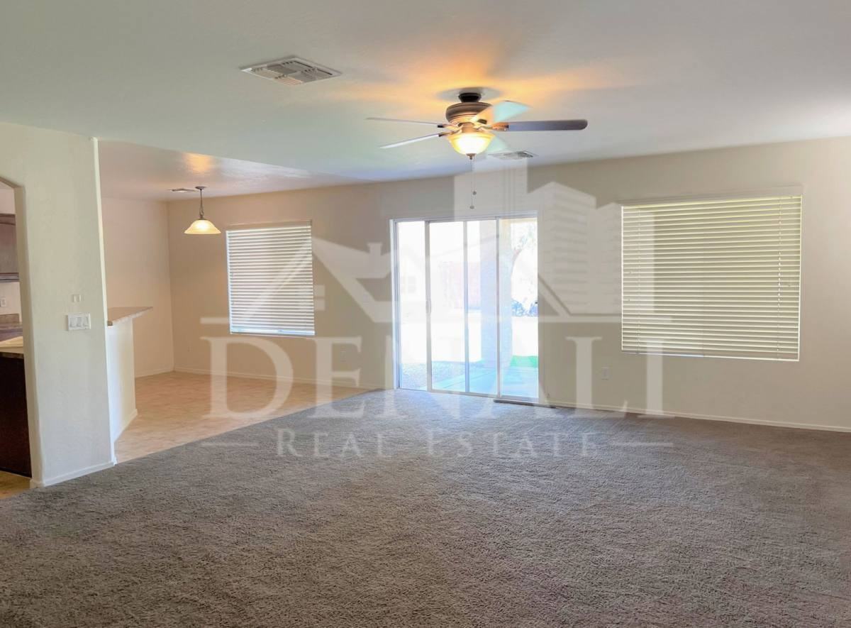 31443 N Cactus Dr - Photo 3 of 10