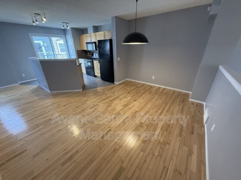 8304 11 Ave Sw #7 - Photo 7 of 34