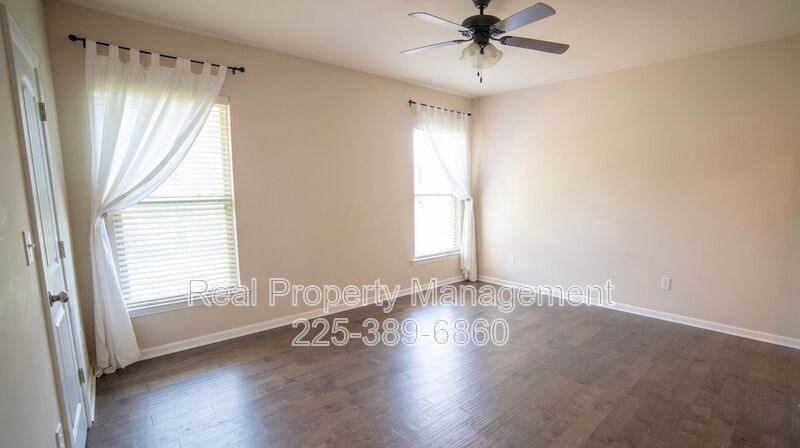 1870 Oakwood Dr - Photo 5 of 11