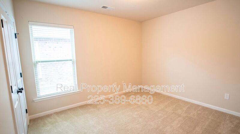 1870 Oakwood Dr - Photo 7 of 11