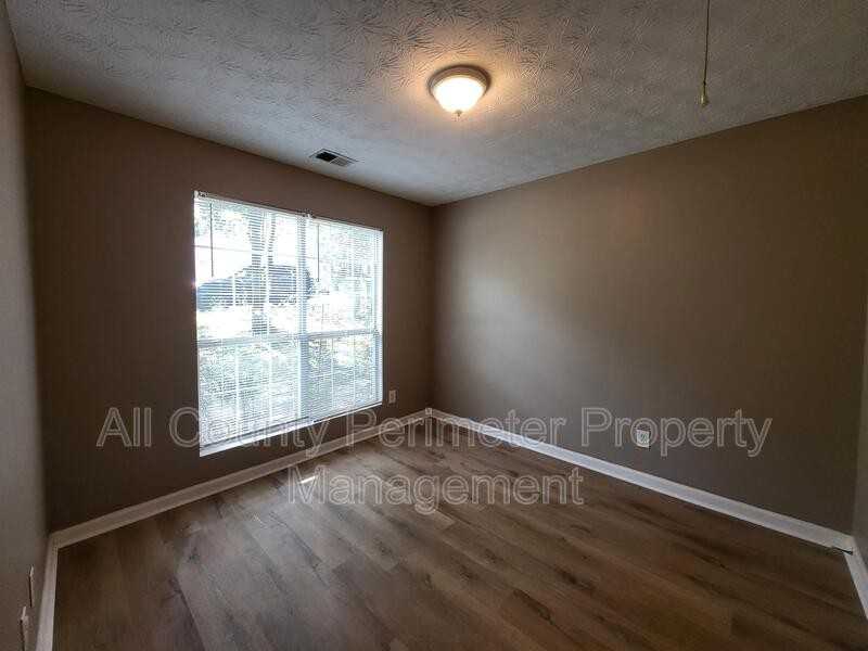 3428 Homeward Trl - Photo 7 of 12
