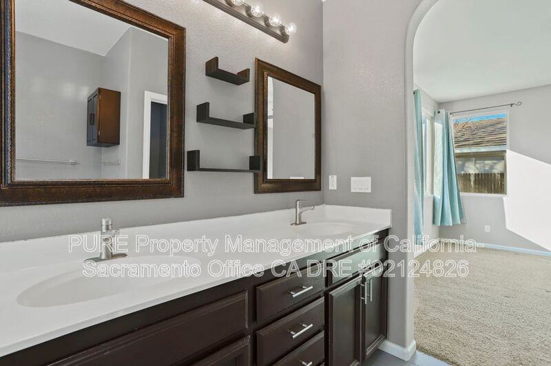 1518 Sandmark Dr - Photo 7 of 50