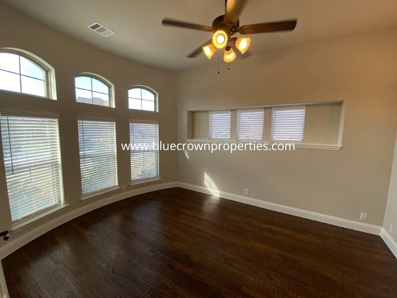 5211 Pentridge Dr - Photo 2 of 19