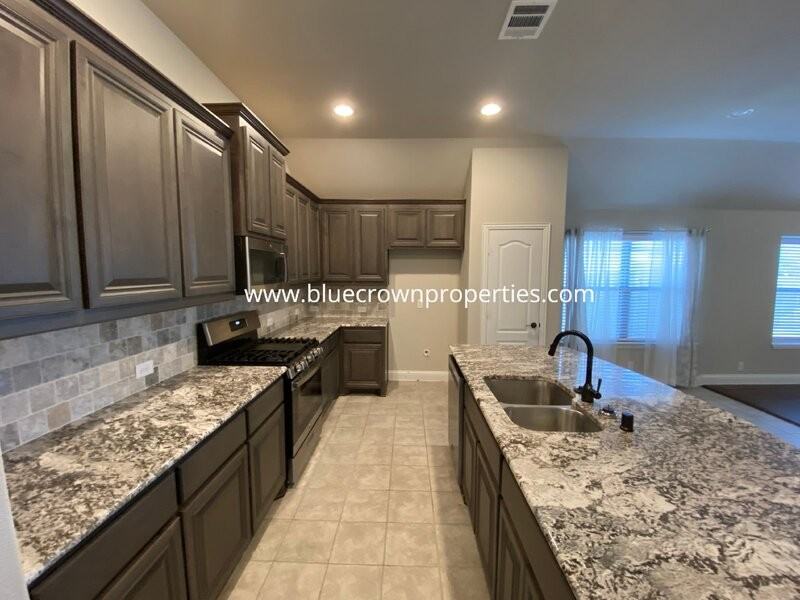 5211 Pentridge Dr - Photo 6 of 19