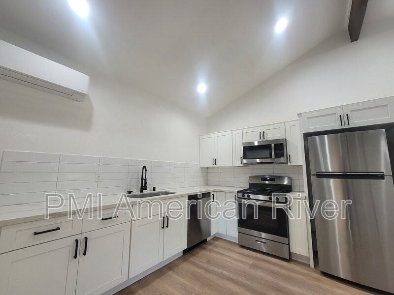 4841 Minnesota Ave #A - Photo 3 of 8