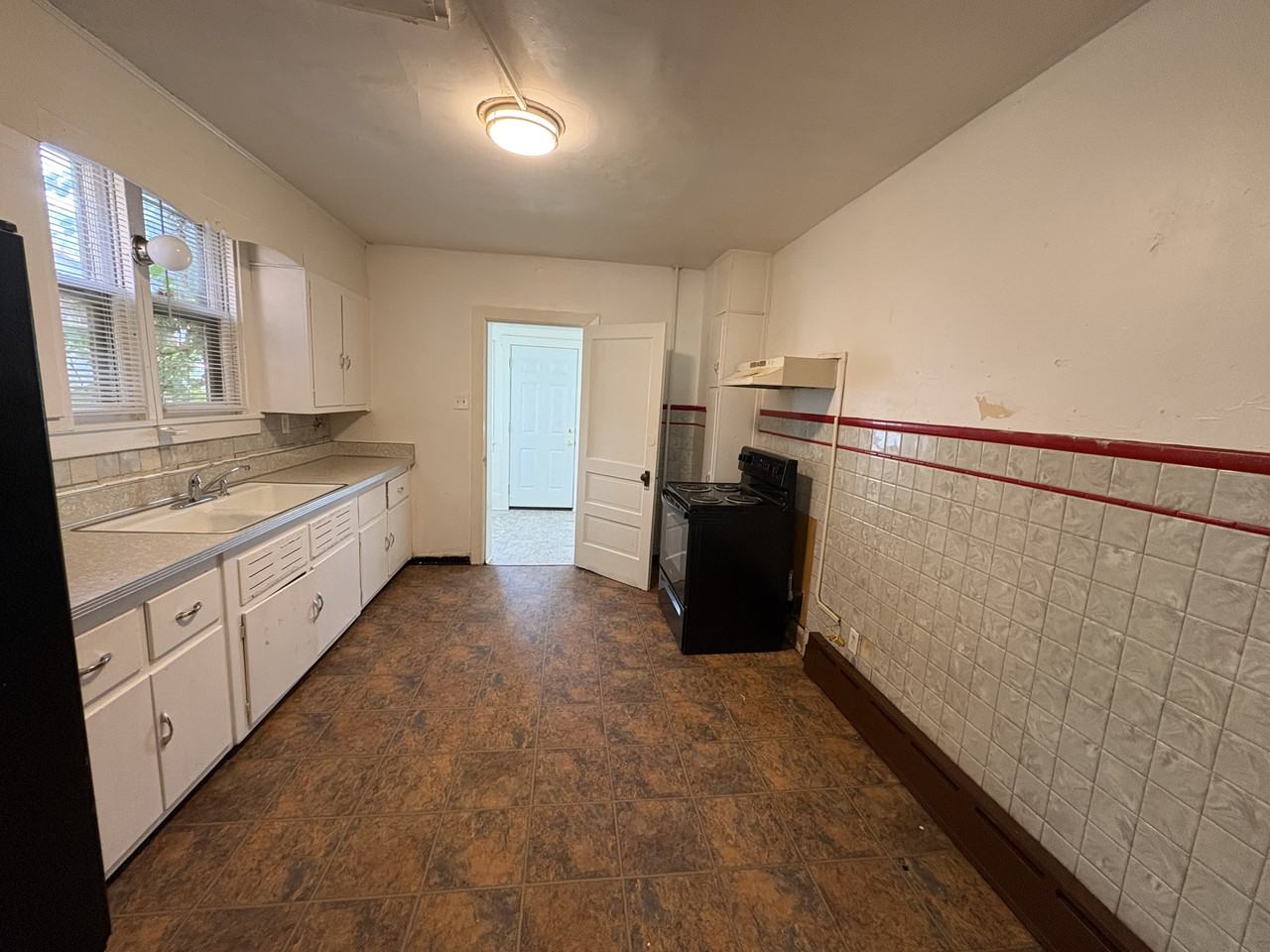 224 Charles St - Photo 5 of 16