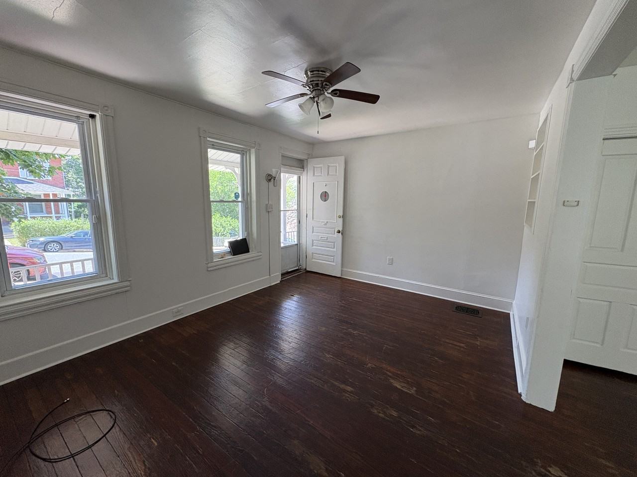 137 Woodland Ave - Photo 4 of 21