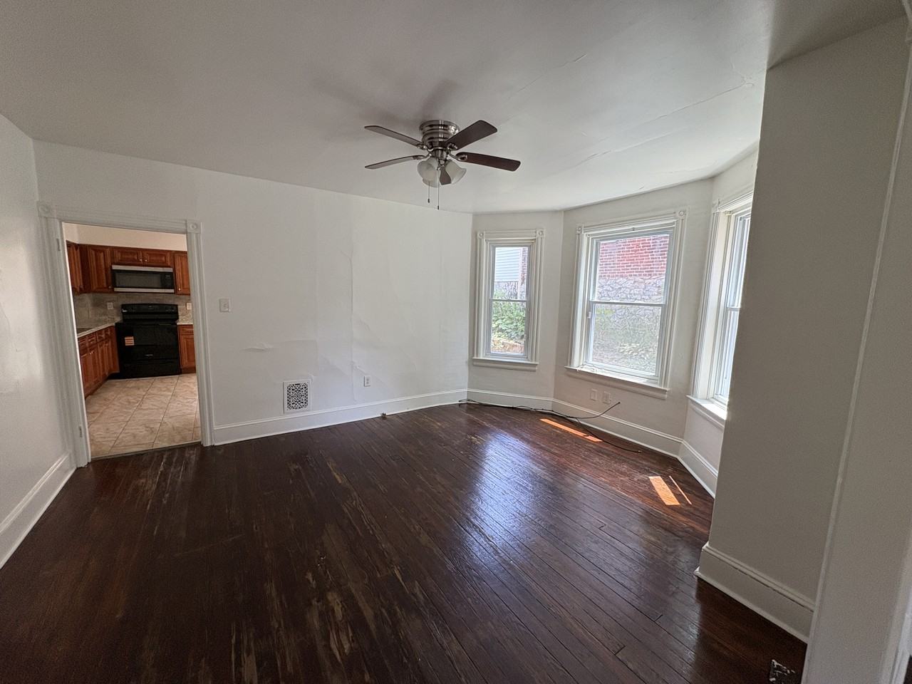137 Woodland Ave - Photo 5 of 21