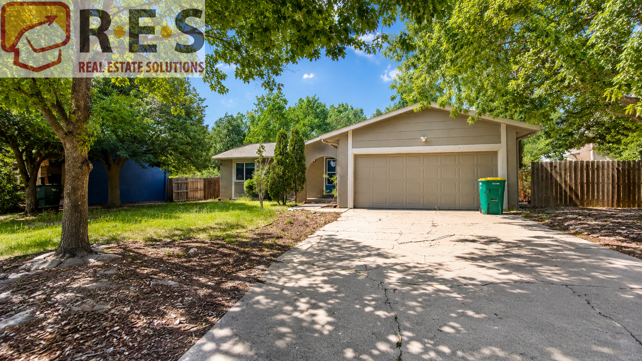 3470 Fair Dawn Dr - Photo 2 of 17