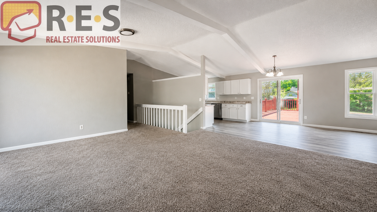 3470 Fair Dawn Dr - Photo 4 of 17